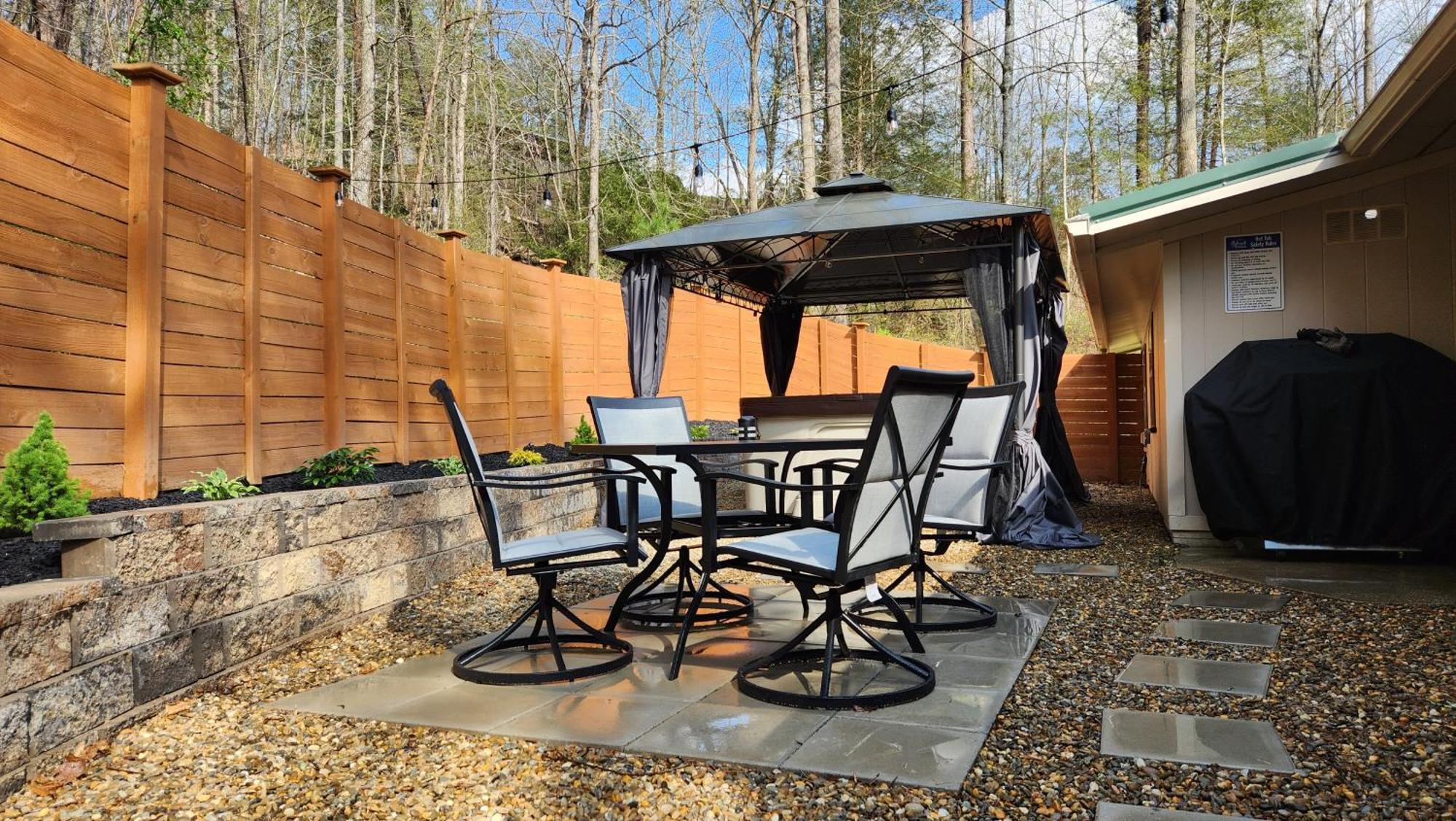 Stay At The Retreat! Gatlinburg-Dollywood Sevierville Exterior foto